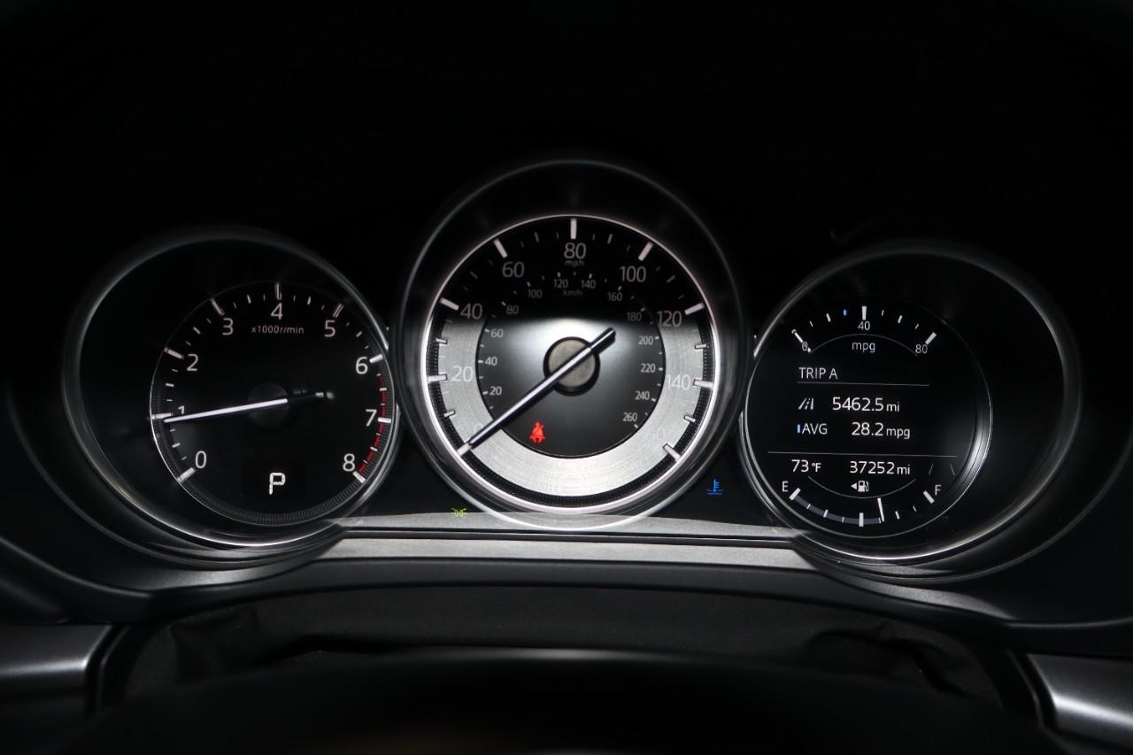 Mazda CX-5 Vehicle Full-screen Gallery Image 17