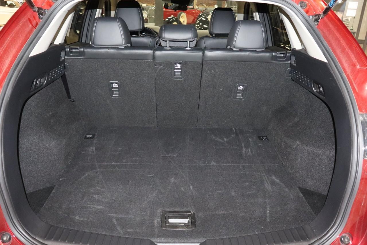 Mazda CX-5 Vehicle Full-screen Gallery Image 27