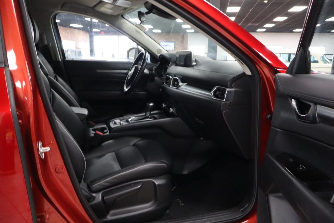 Mazda CX-5 Vehicle Full-screen Gallery Image 29