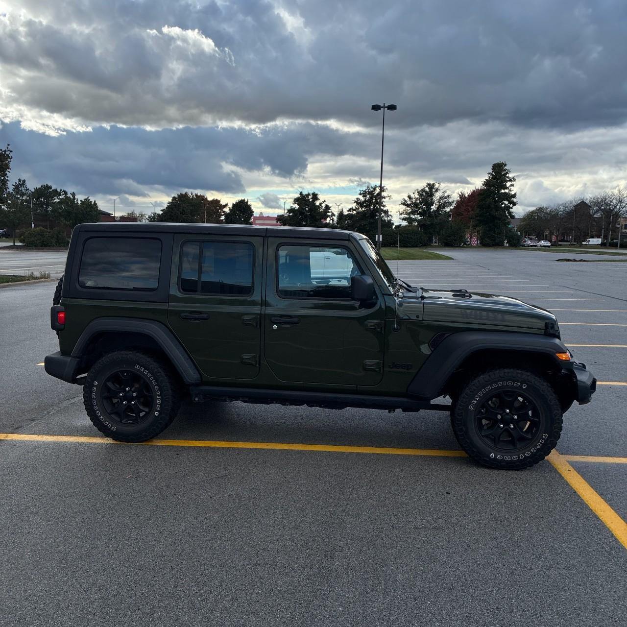 Jeep Wrangler Vehicle Full-screen Gallery Image 6