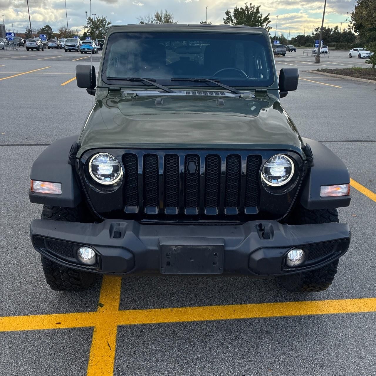 Jeep Wrangler Vehicle Full-screen Gallery Image 8