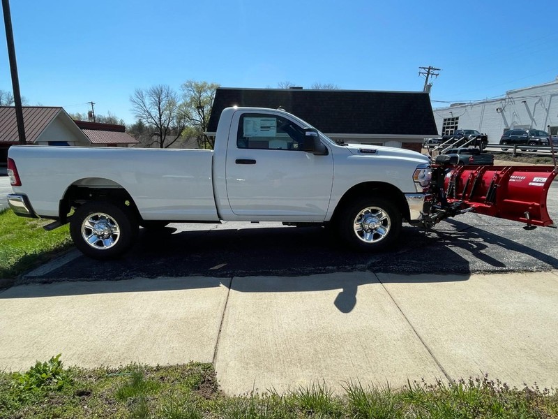 Ram 3500 Vehicle Image 02