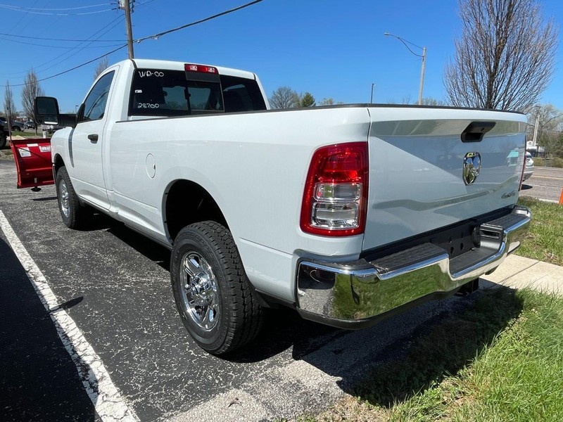 Ram 3500 Vehicle Image 04