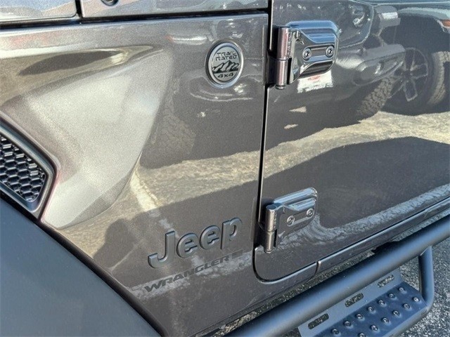 Jeep Wrangler Vehicle Image 11