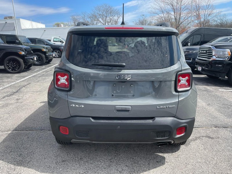 2021 Jeep Renegade 4WD Limited photo