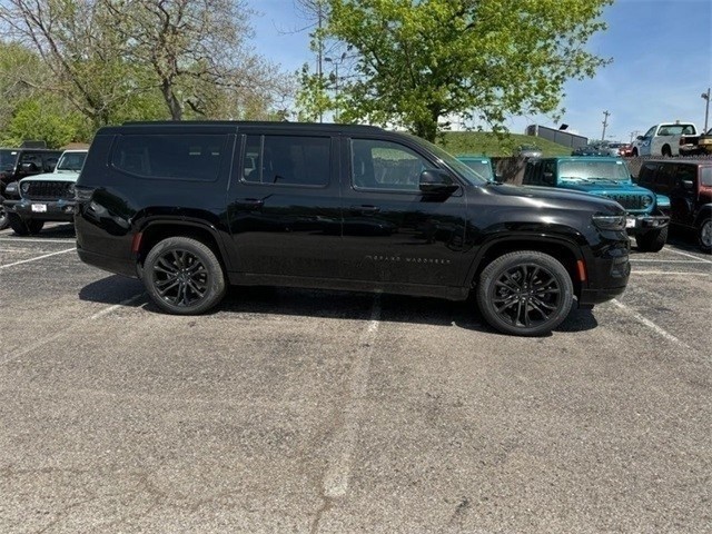 Jeep Grand Wagoneer L Vehicle Image 02