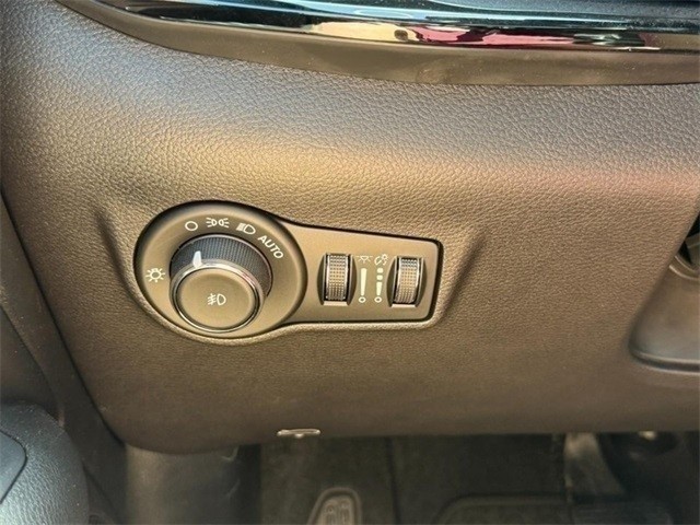 Jeep Compass Vehicle Image 23