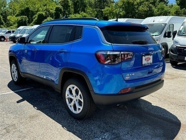 Jeep Compass Vehicle Image 04