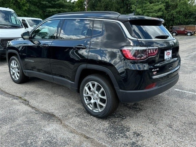 Jeep Compass Vehicle Image 04