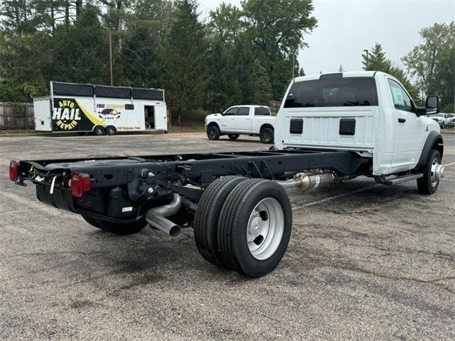 Ram 5500 Chassis Cab Vehicle Image 03