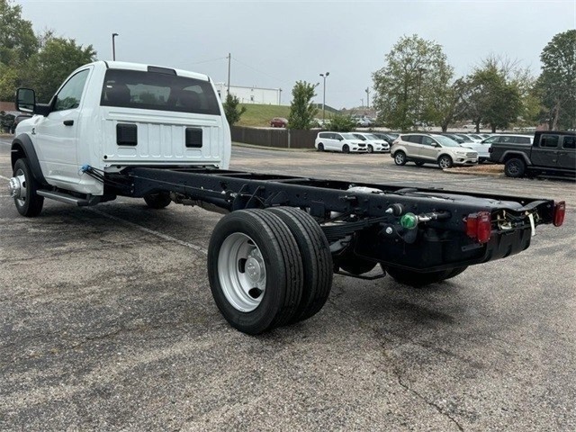 Ram 5500 Chassis Cab Vehicle Image 04