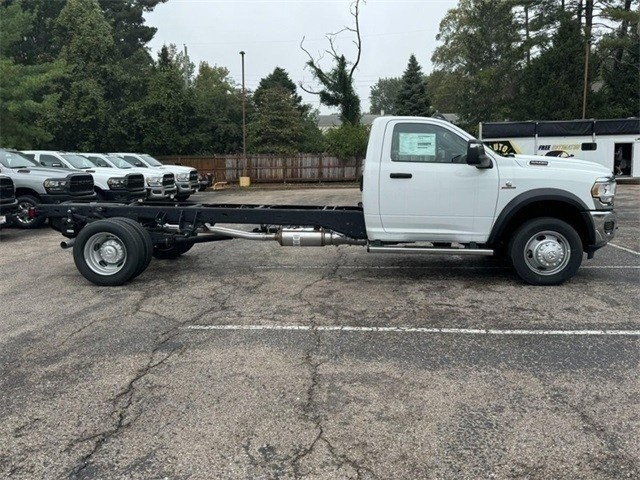 Ram 5500 Chassis Cab Vehicle Image 02