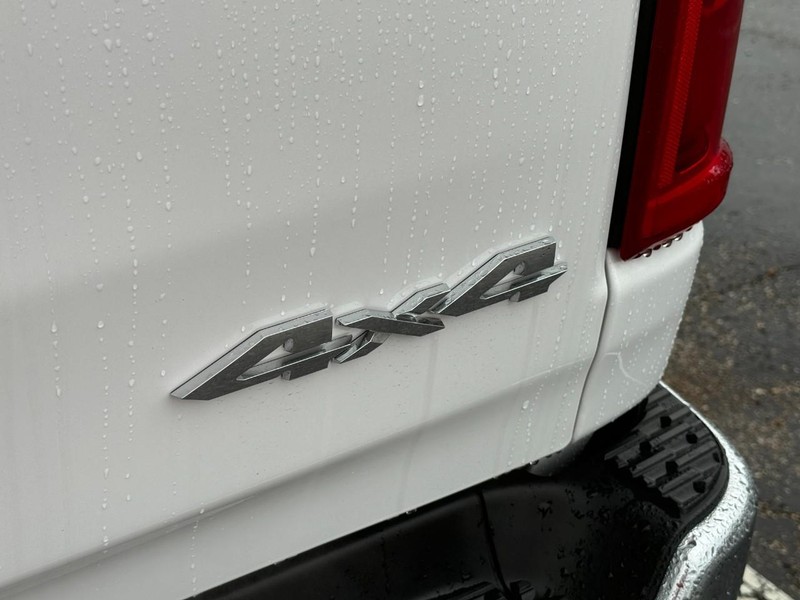 Ram 1500 Vehicle Image 14