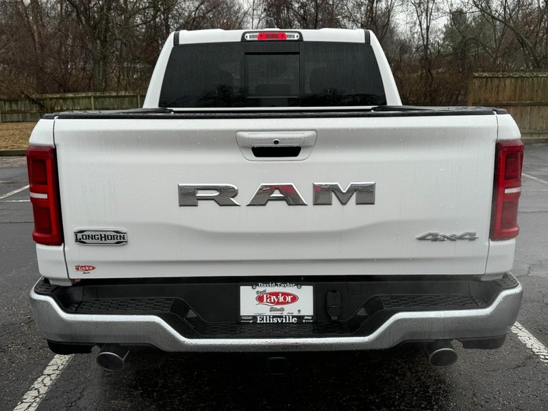 Ram 1500 Vehicle Image 18