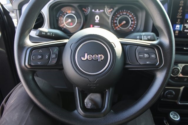 Jeep Wrangler Vehicle Image 16