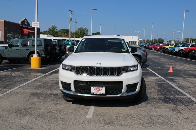 Jeep Grand Cherokee L Vehicle Image 18