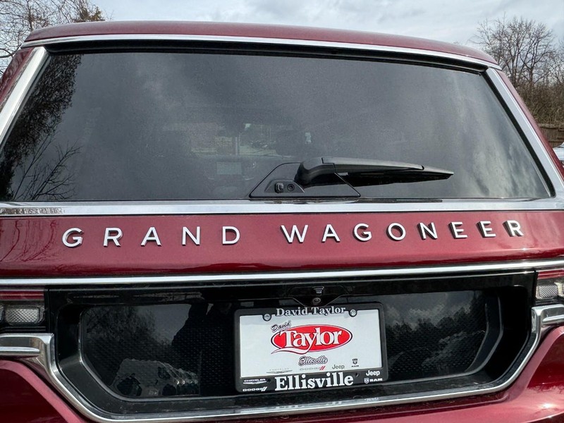 Jeep Grand Wagoneer Vehicle Image 13