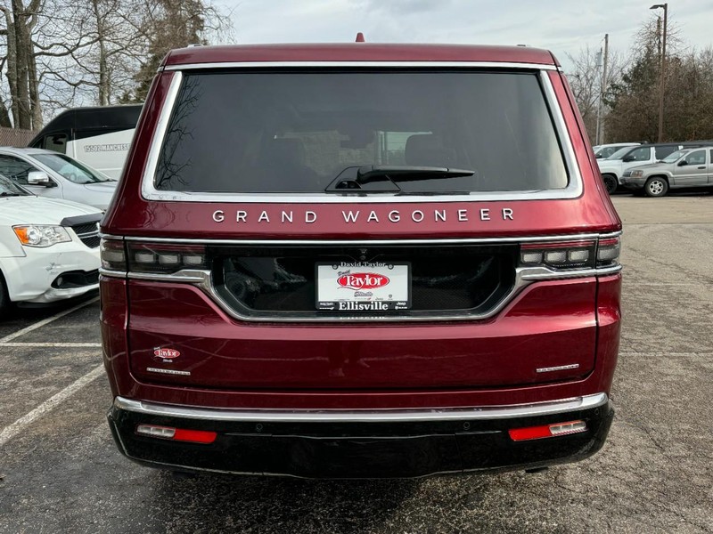 Jeep Grand Wagoneer Vehicle Image 15