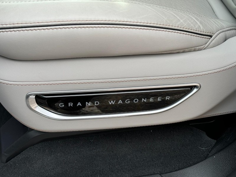 Jeep Grand Wagoneer Vehicle Image 38