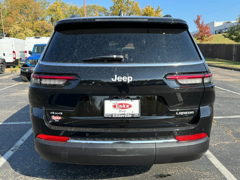 Jeep Grand Cherokee L Vehicle Image 15