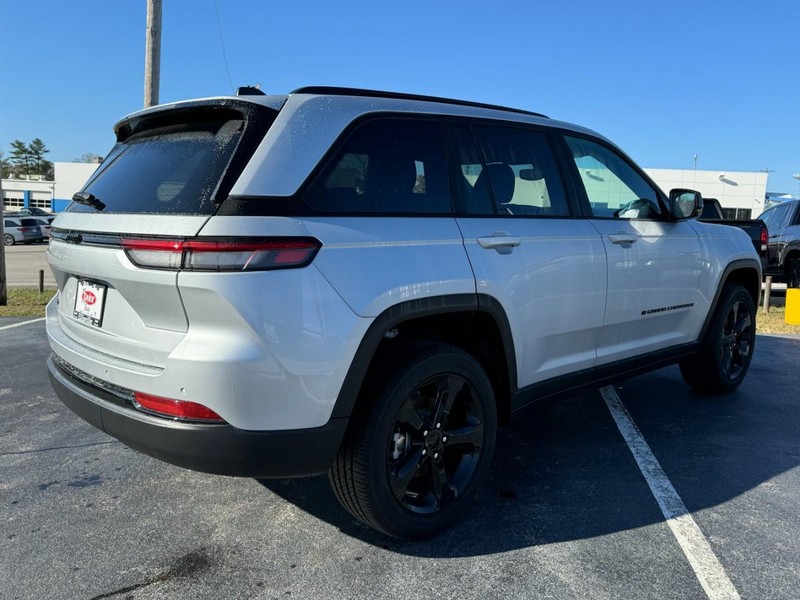 Jeep Grand Cherokee Vehicle Image 03