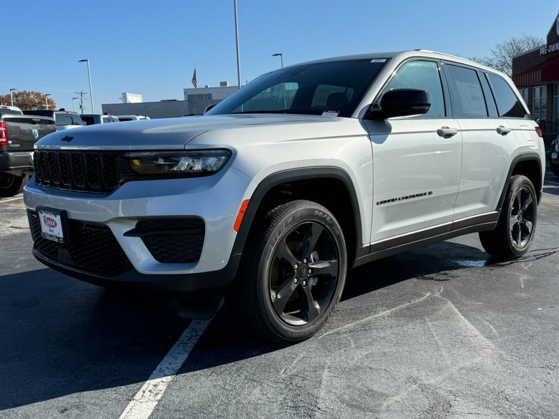 Jeep Grand Cherokee Vehicle Image 08