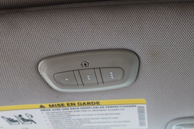 Chrysler Pacifica Vehicle Image 15