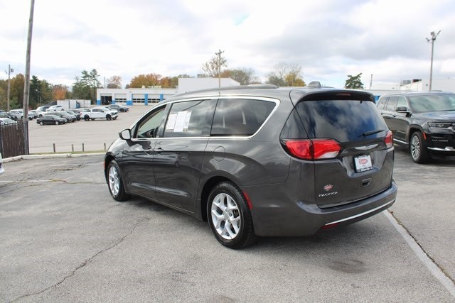 Chrysler Pacifica Vehicle Image 25