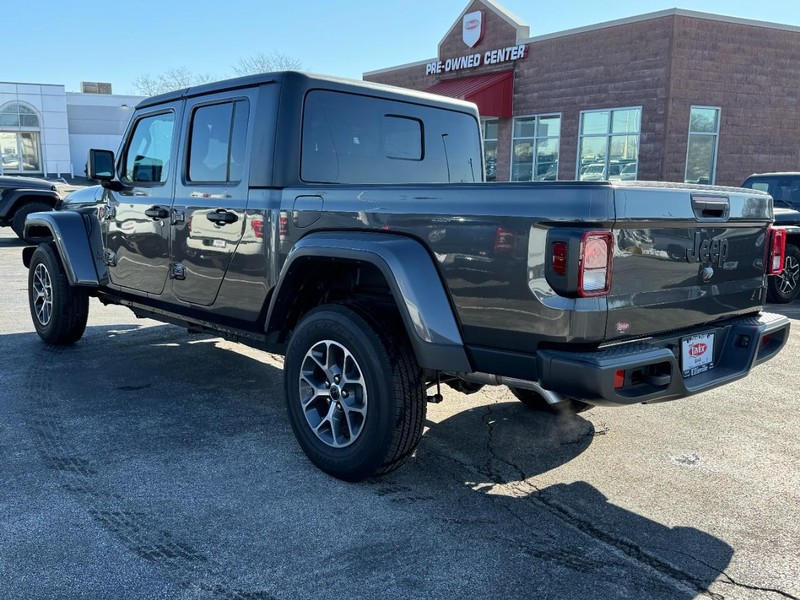 Jeep Gladiator Vehicle Image 04