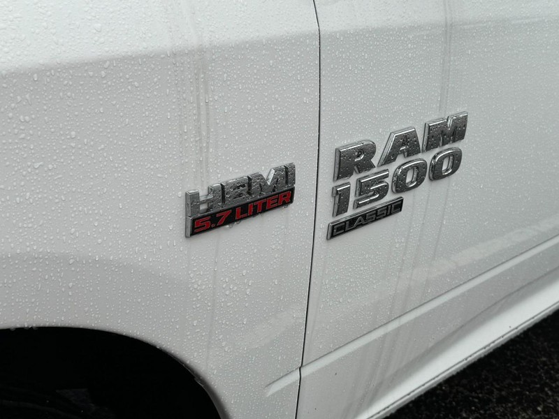 Ram 1500 Classic Vehicle Image 11