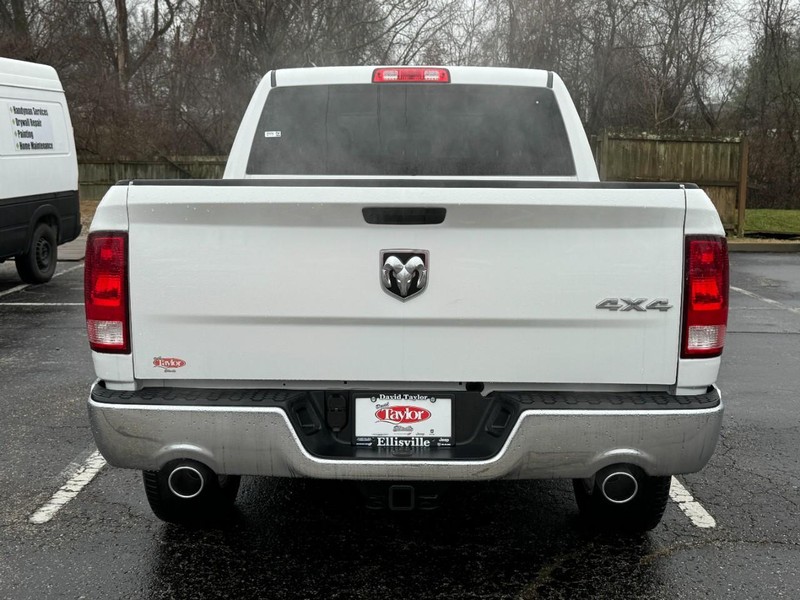 Ram 1500 Classic Vehicle Image 14