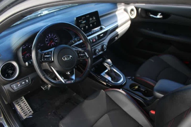 Kia Forte Vehicle Image 17