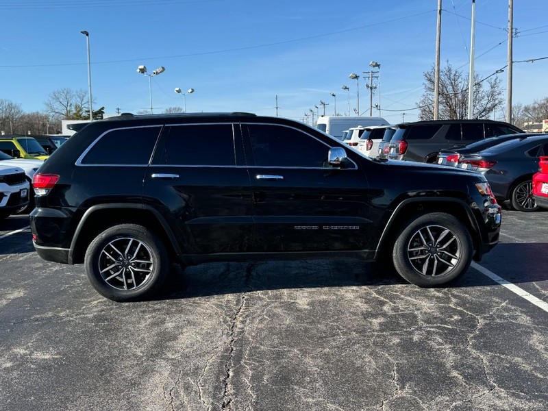 Jeep Grand Cherokee Vehicle Image 02