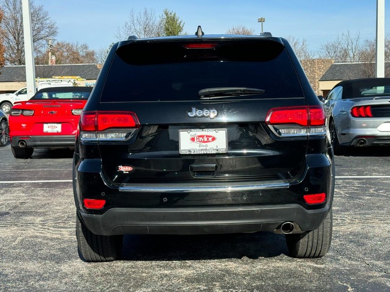 Jeep Grand Cherokee Vehicle Image 16