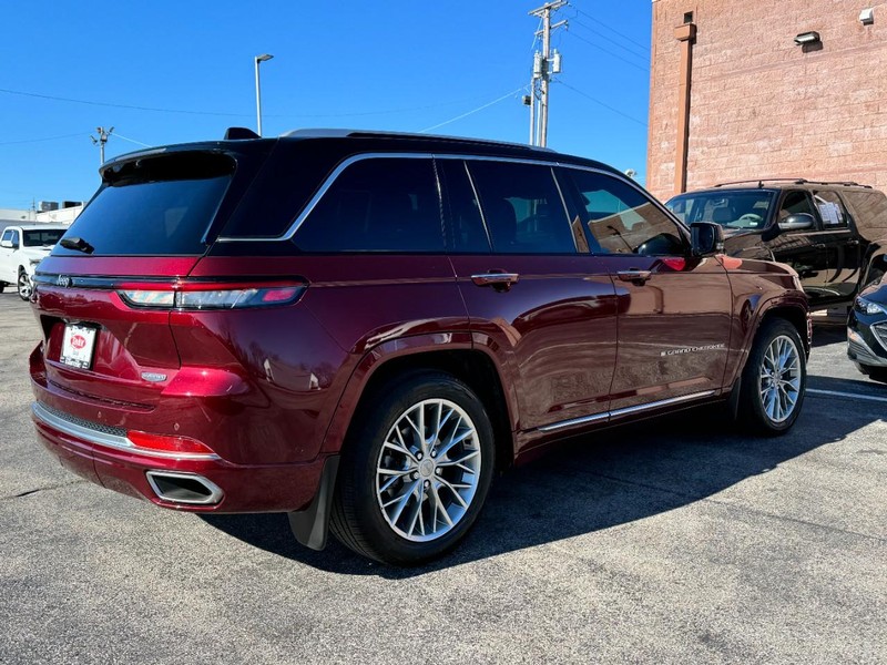 Jeep Grand Cherokee Vehicle Image 03