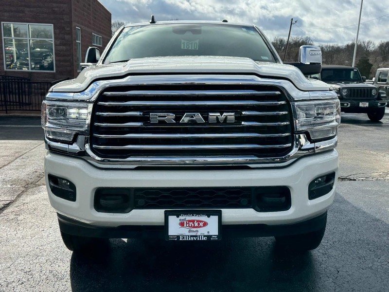 Ram 3500 Vehicle Image 09