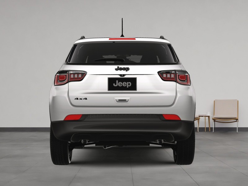 Jeep Compass Vehicle Image 13