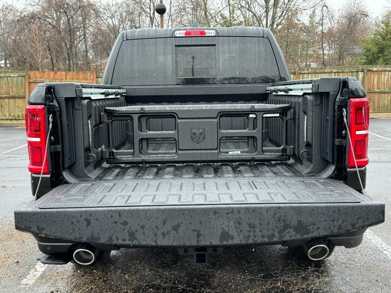 Ram 1500 Vehicle Image 16