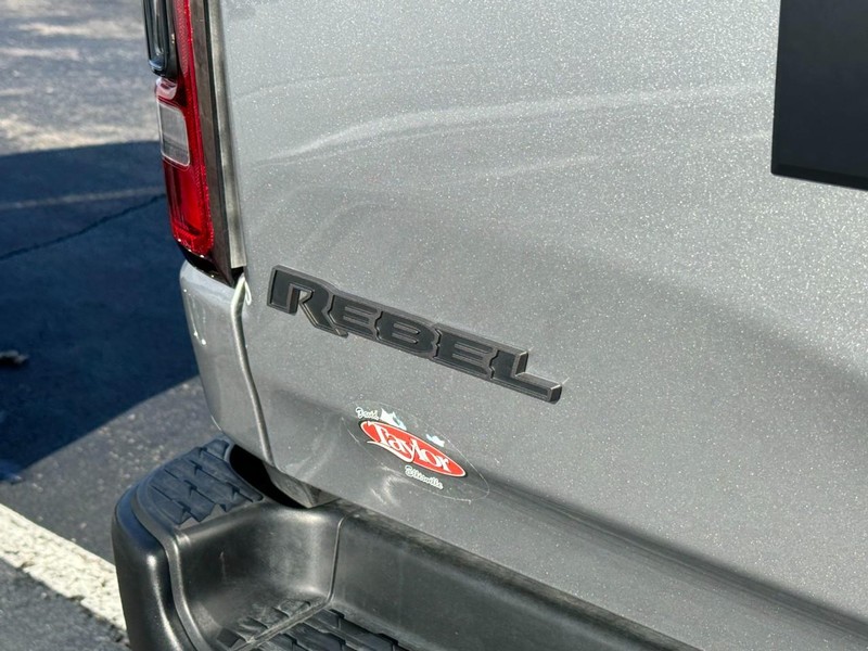 Ram 1500 Vehicle Image 16