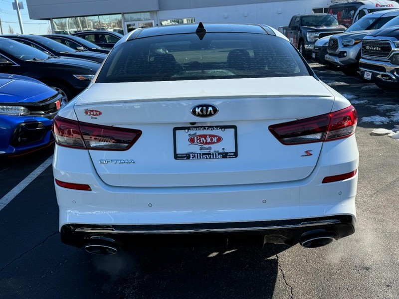 Kia Optima Vehicle Image 15