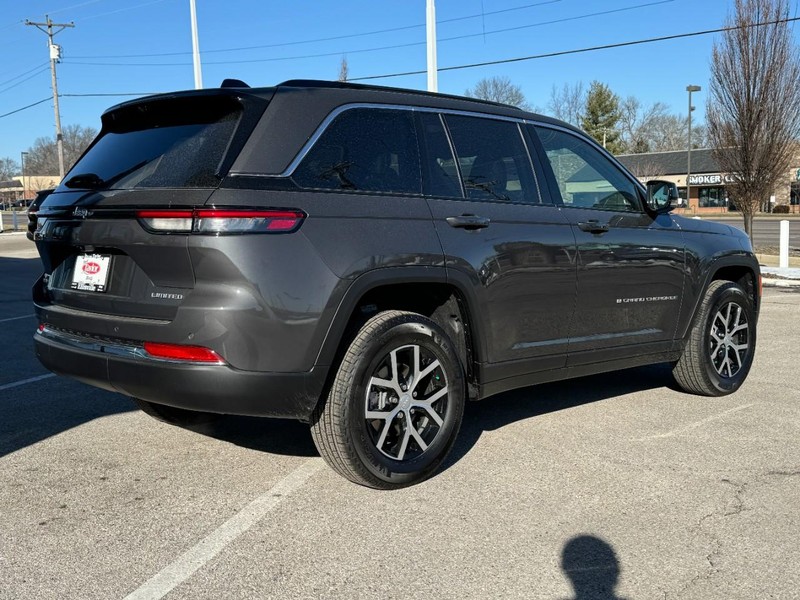 Jeep Grand Cherokee Vehicle Image 03