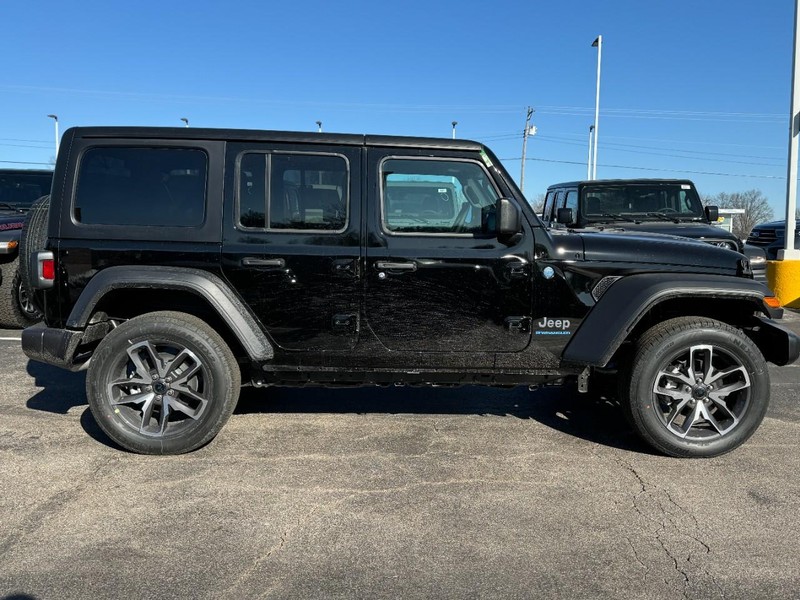 Jeep Wrangler 4xe Vehicle Image 02