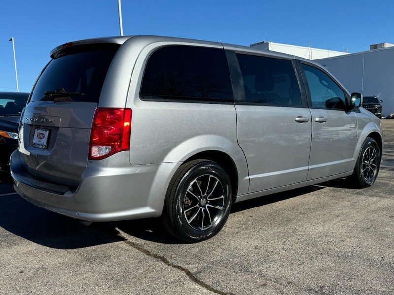 Dodge Grand Caravan Vehicle Image 03