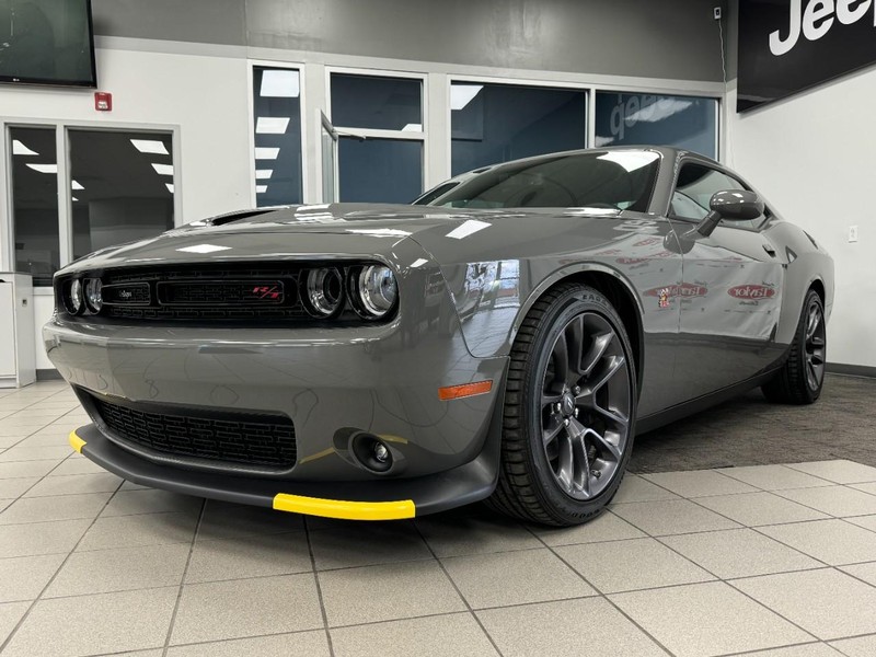 Dodge Challenger Vehicle Image 08