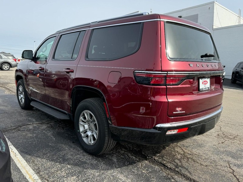 Jeep Wagoneer Vehicle Image 04