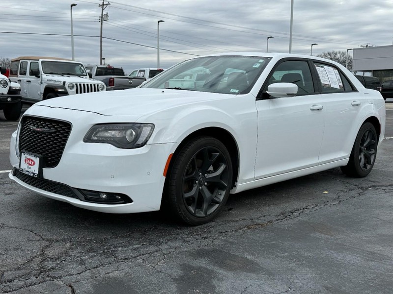 Chrysler 300 Vehicle Image 08