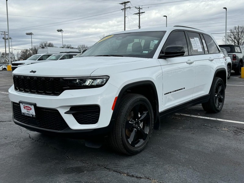 Jeep Grand Cherokee Vehicle Image 08