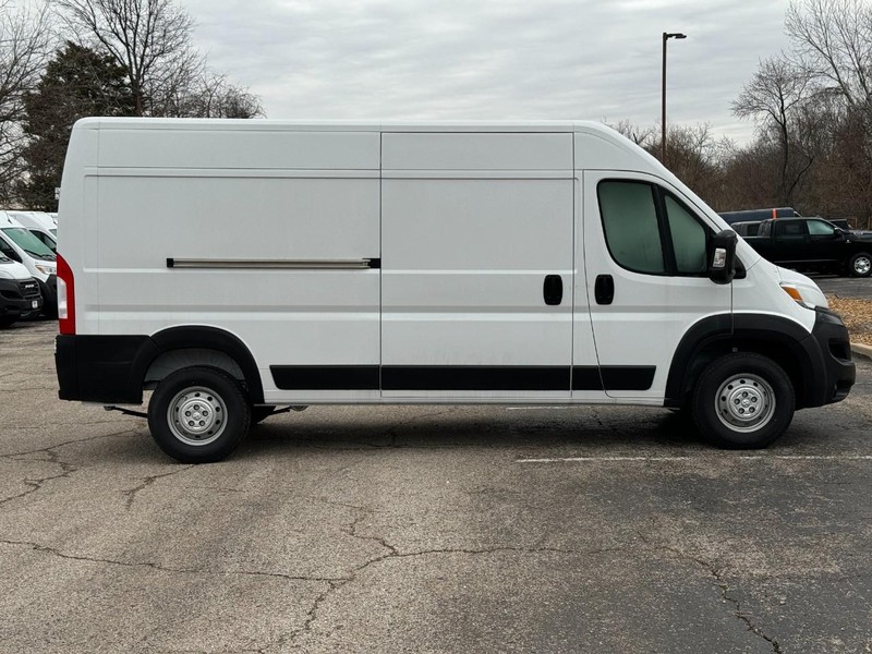 Ram ProMaster Cargo Van Vehicle Image 02