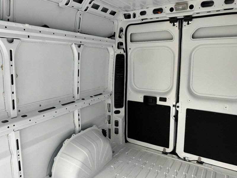 Ram ProMaster Cargo Van Vehicle Image 22