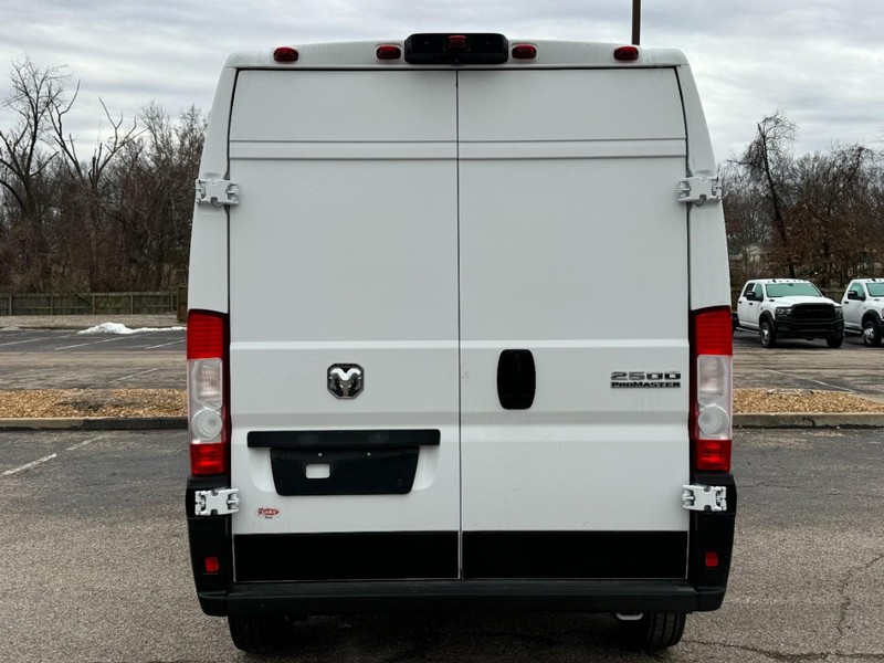 Ram ProMaster Cargo Van Vehicle Image 17